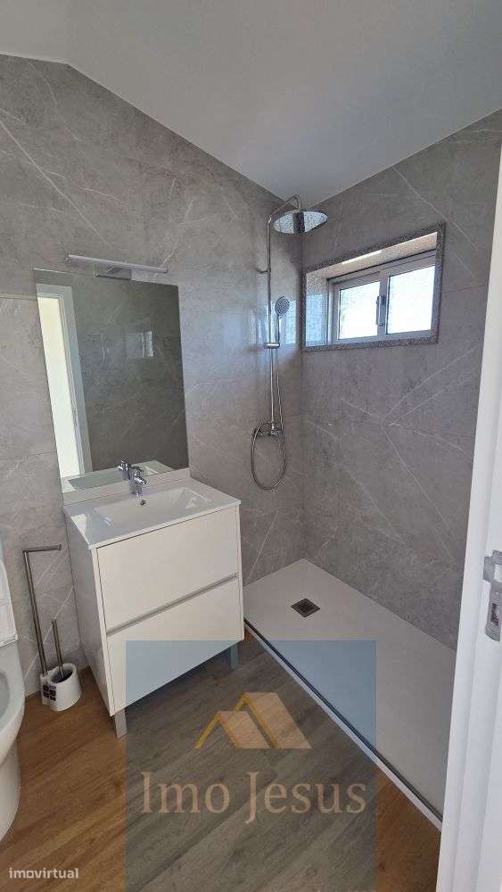 Moradia T3 centro Carvalhos-12