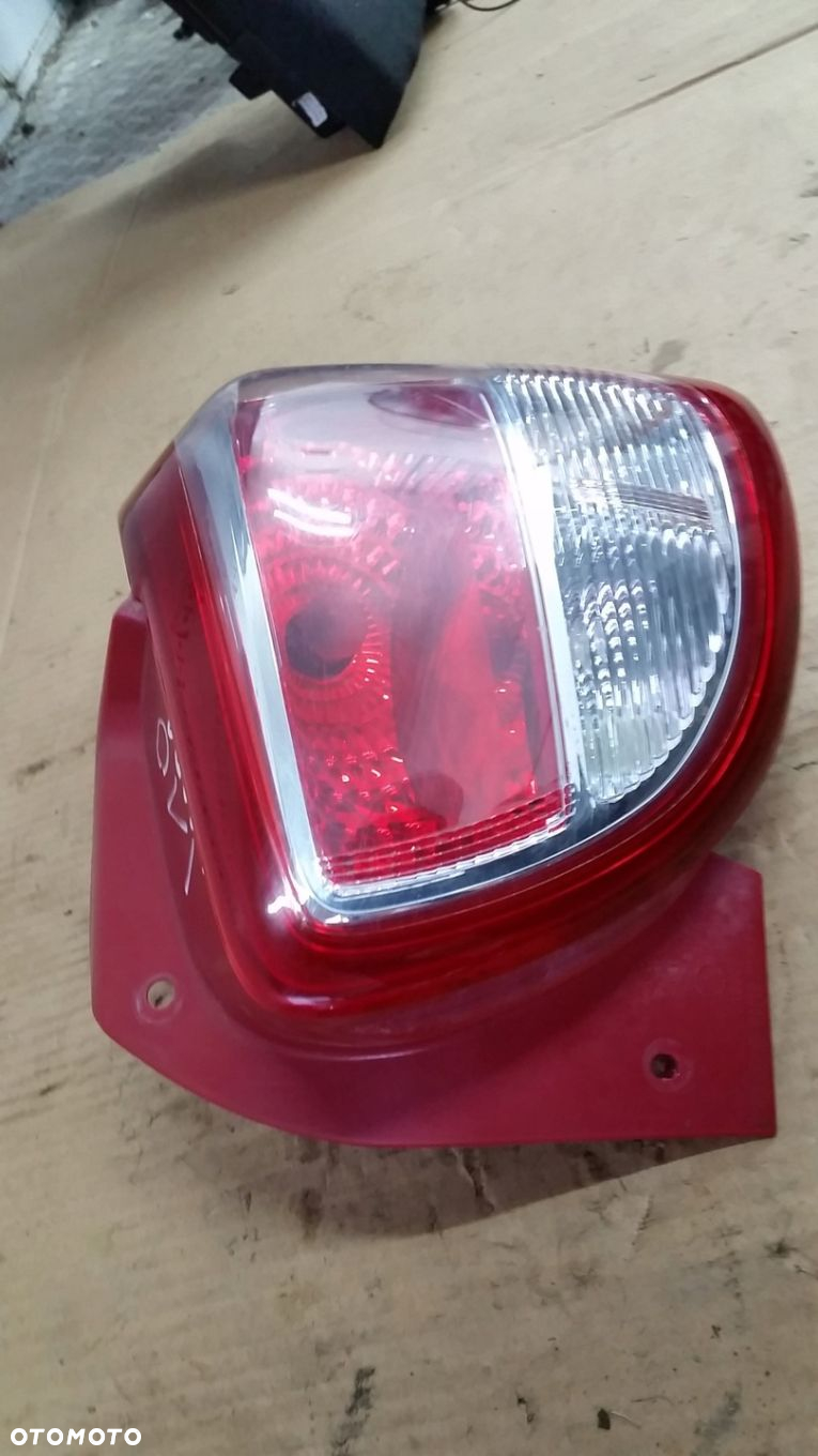 LAMPA LEWY LUB PRAWY TYŁ HYUNDAI I10 II 92401-B9000 - 12