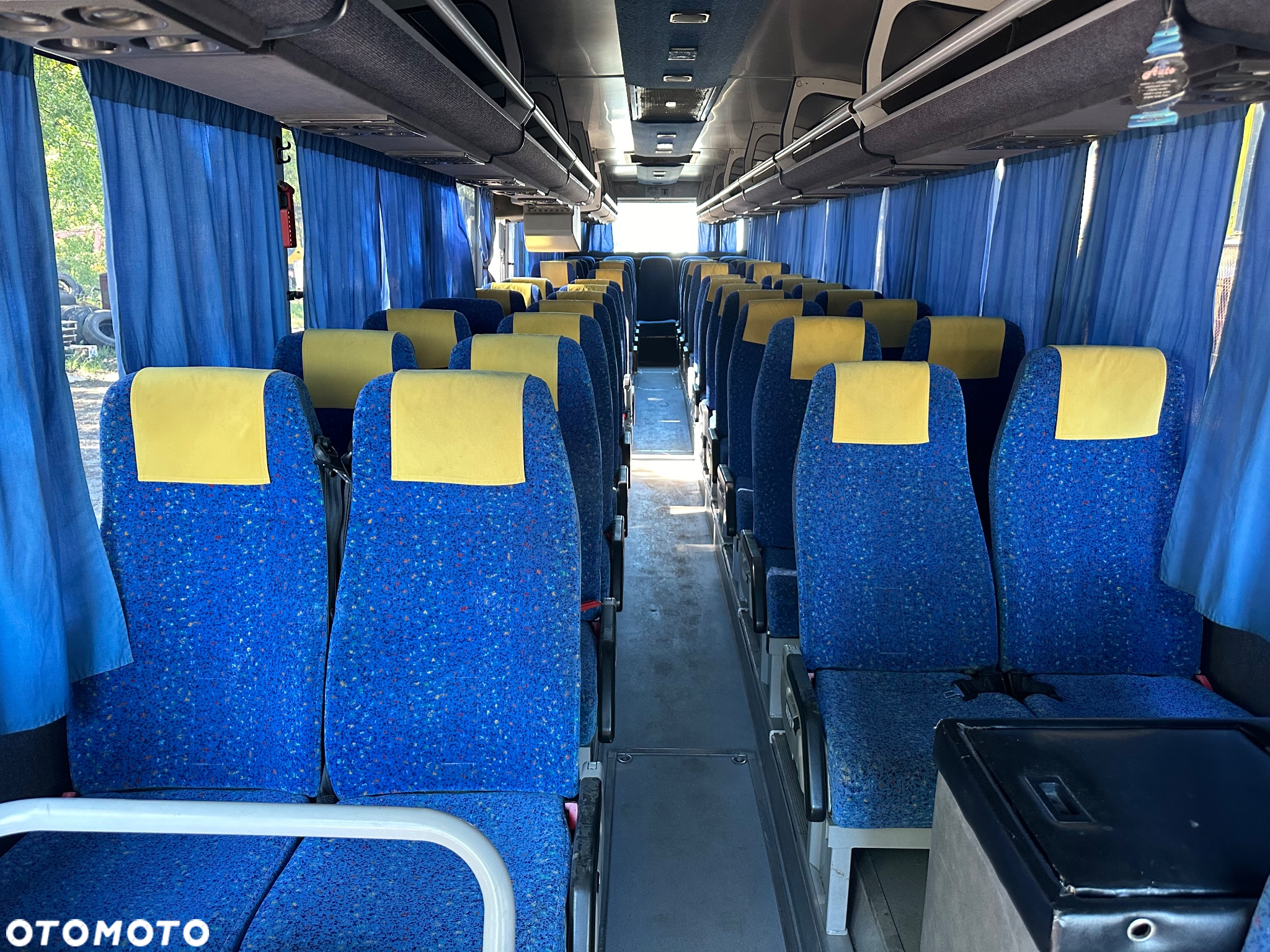 Irisbus ARES SFR 117 SILNIK IVECO 360KM MANUAL RETARDER KLIMA WEBASTO STARE TACHO 53-SIEDZENIA REGULOWANE Z PASAMI NAWIEWY PUNKTOWE 2xTV DVD LODÓWKA OPONY:90% MINI BAR PODWÓJNE SZYBY-PRZYCIEMNIONE ZAWIESZENIE PNEUMATYCZNE NA PODUSZKACH EURO 3 2006r ŁADNY - 19