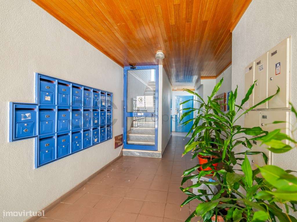 Apartamento T2 Totalmente Remodelado com Elevador - Barreiro-42