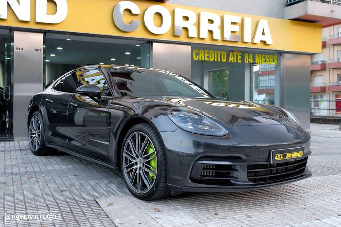 Porsche Panamera 4 E-Hybrid - 1