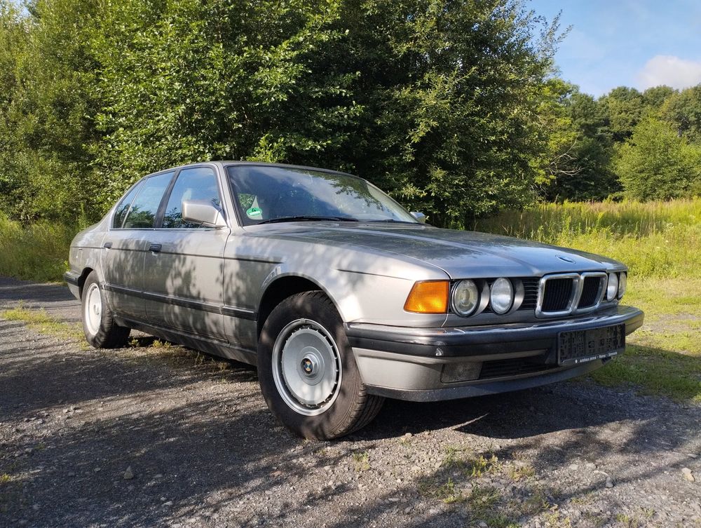BMW 7 Series E32 750i 1989