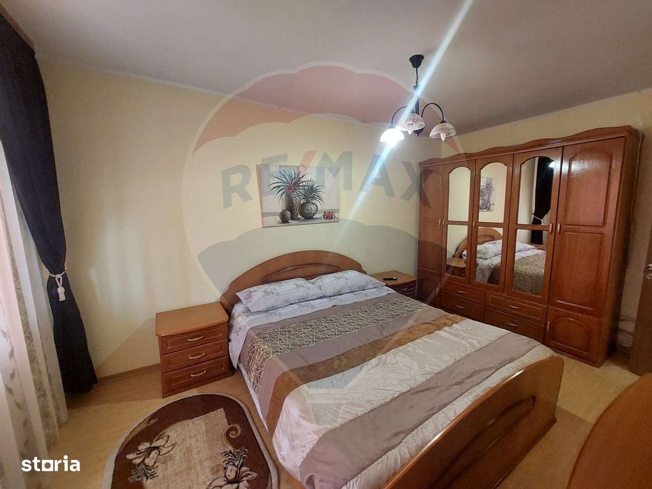 Apartament cu 2 camere de închiriat - Imagine principală: 2/8