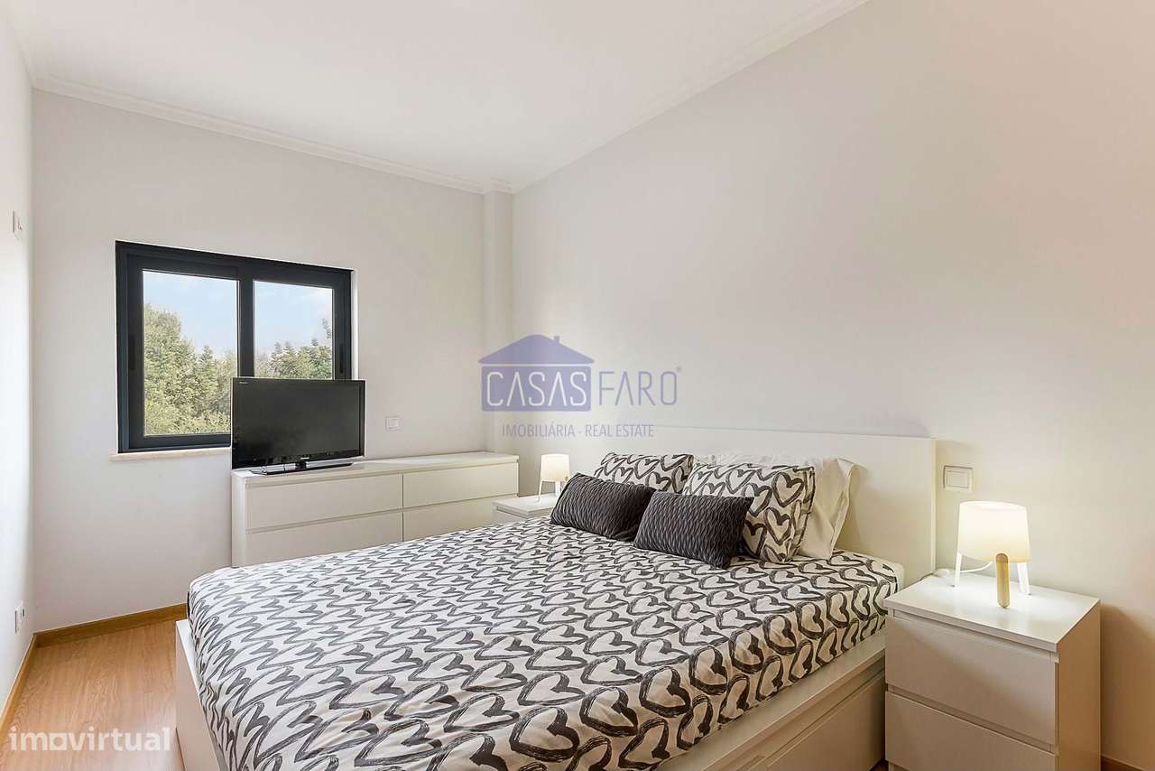 Apartamento T3 semi-novo nos arredores de Olhão na Zona Alta com estac-21