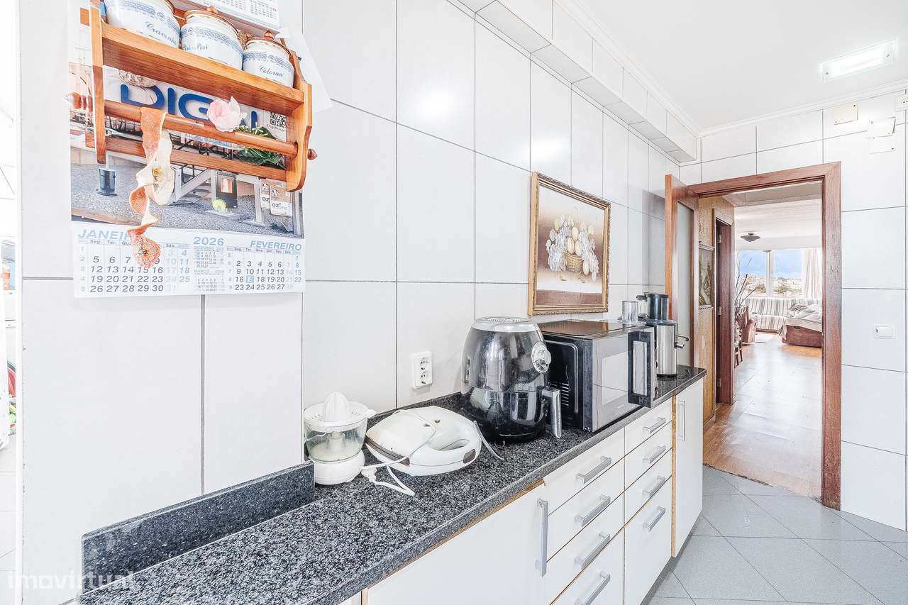 T3 em Mem Martins muito luminoso-12