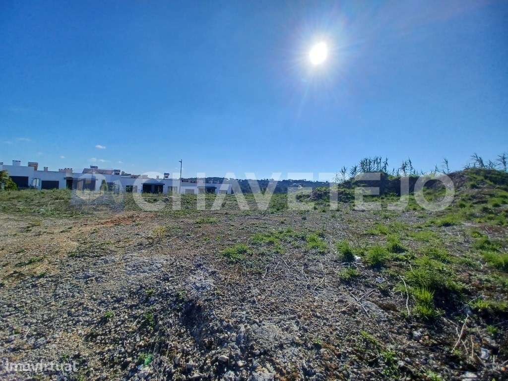 Lote de terreno com 2033 m2 a 2 minutos do centro de Tomar. - Grande imagem: 2/2