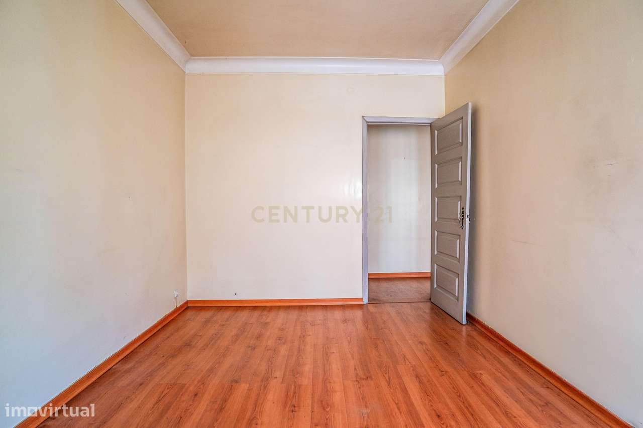 Apartamento T3 no centro das Caldas da Rainha-22
