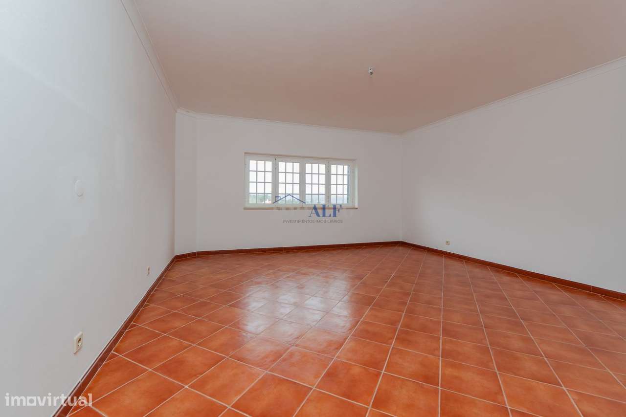 Moradia T7 com terreno perto de Vila Franca de Xira-30