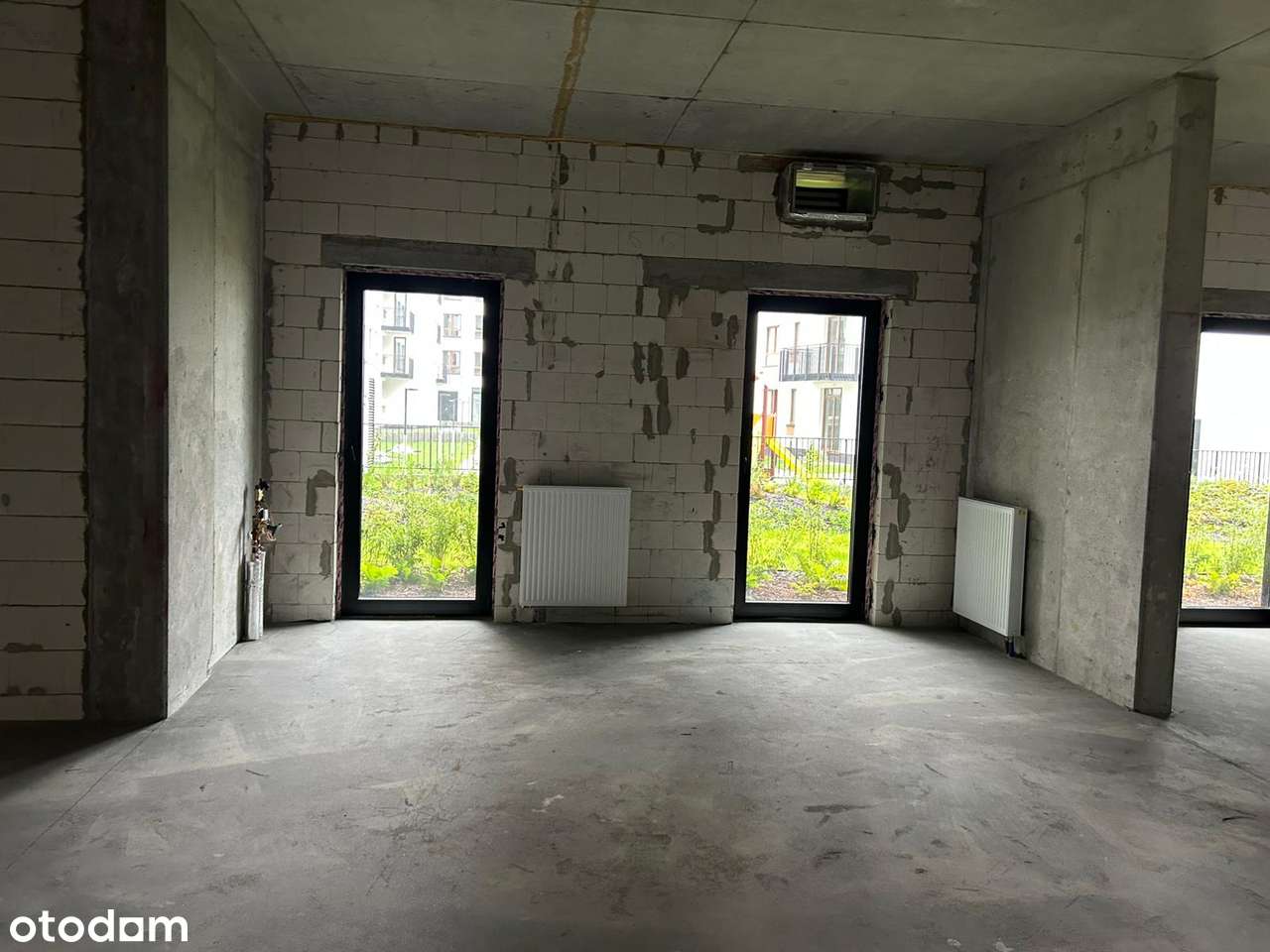 Doskonale wyeksponowany lokal przy Al. Krakowskiej - Pełny obrazek: 2/6