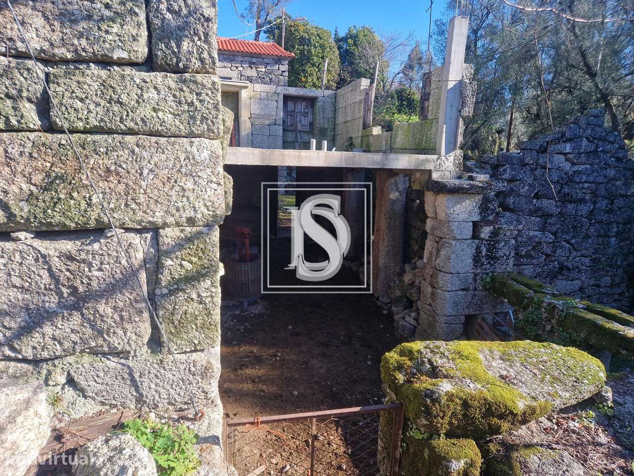 Moradia para Restaurar T3 e terrenos não urbanizáveis, em Vilar do Chã - Grande imagem: 5/16