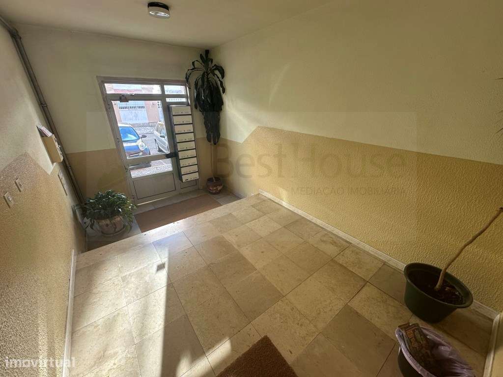 T2 Cacém de Cima - perto de escolas e comercio-11