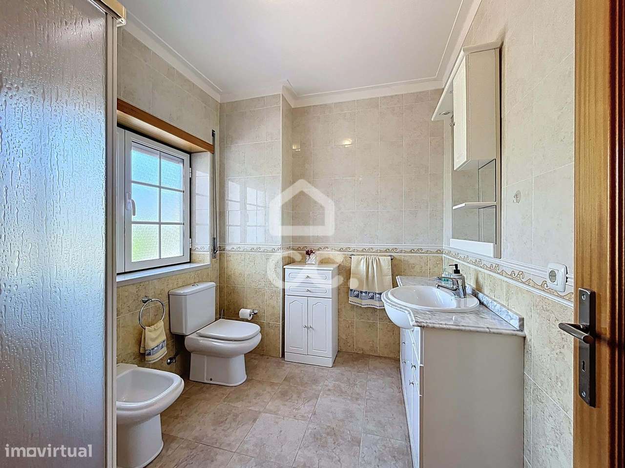 Moradia T4 com jardim, Casais da Serralheira-25