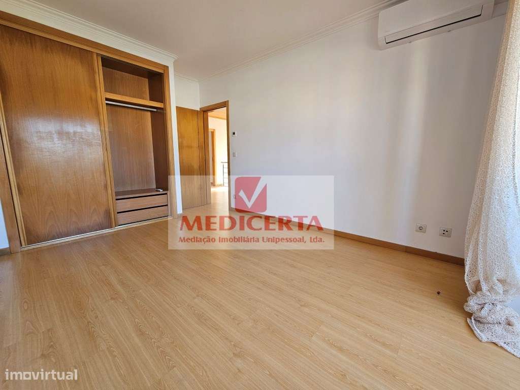 Algueirão - Moradia/Isolada T5 + Logradouro 350m² + Garagem-33