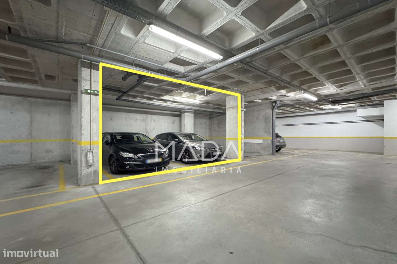 Apart. de luxo T3 (último piso) c/vistas p/Castelo de Guimarães-27