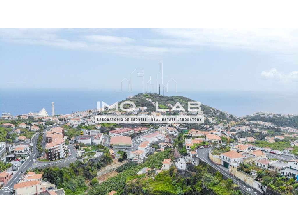 Moradia T2+1 - Câmara de Lobos - Vista Mar e Vista Montanha-32