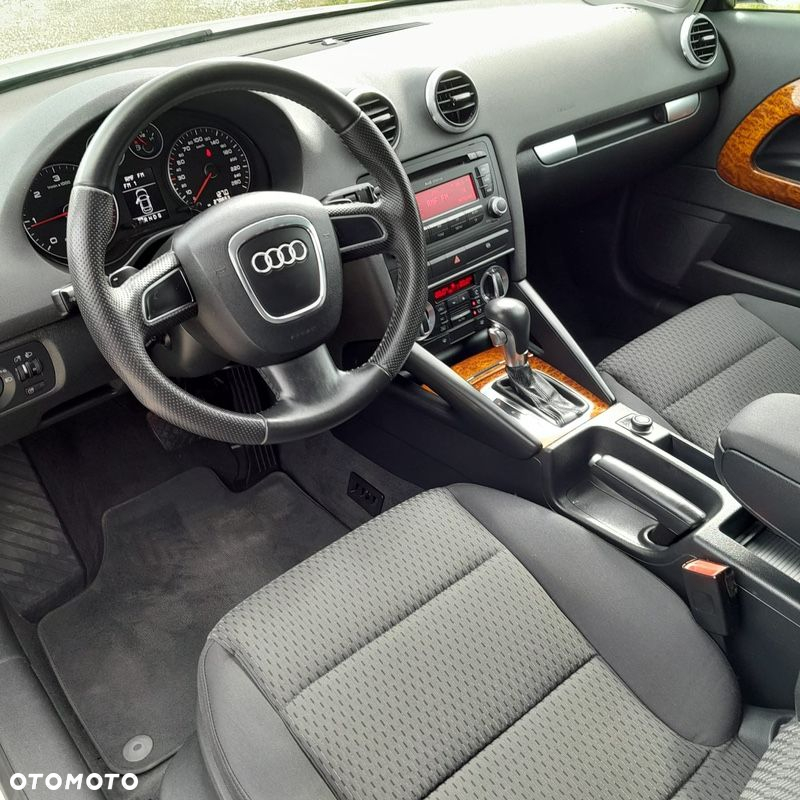 Audi A3 2.0 TDI DPF Ambition S tronic - 24