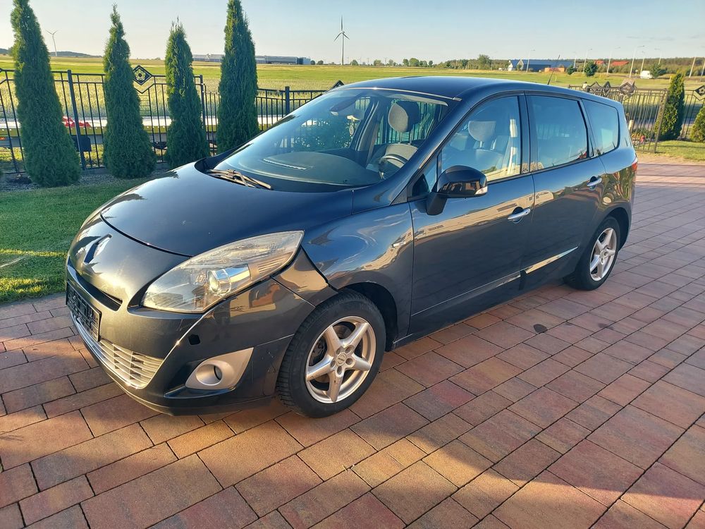 Renault Grand Scenic III dCi 130 FAP Bose Edition 2011