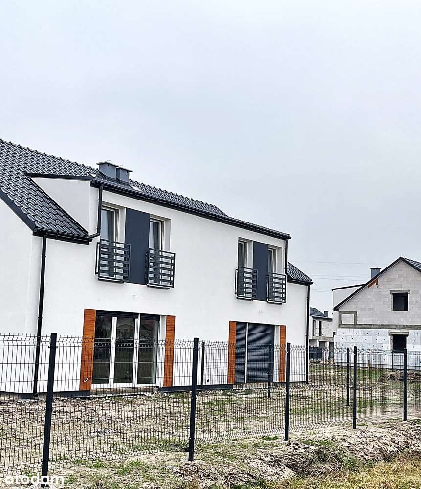 Nowy Dom w Dobrej Lokalizacji Miejsce Ma Znaczenie - Pełny obrazek: 5/9