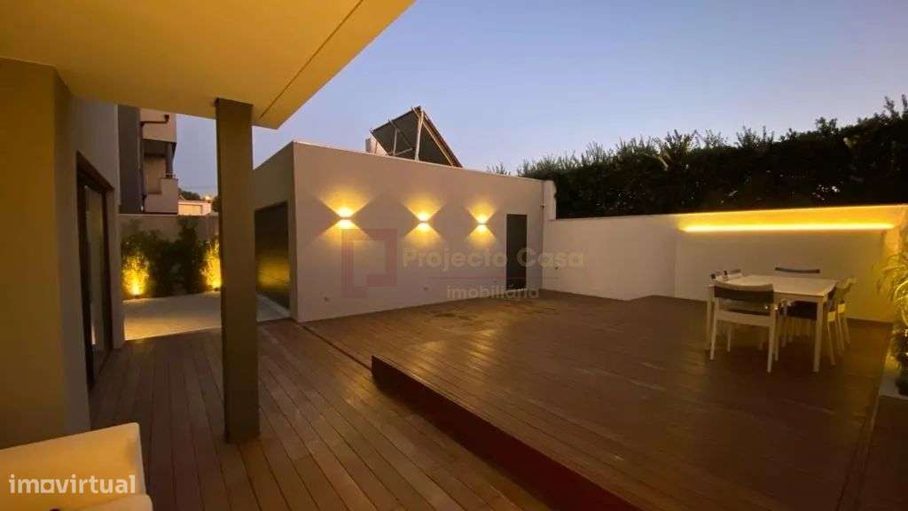 Moradia de Luxo com Piscina Aquecida Praia da Madalena-3