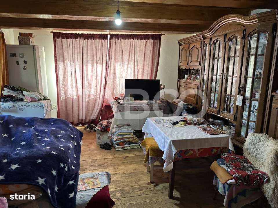 Casa de vanzare 2 camere 2340 mp teren in Comuna Parau Judetul Brasov - Imagine principală: 5/8