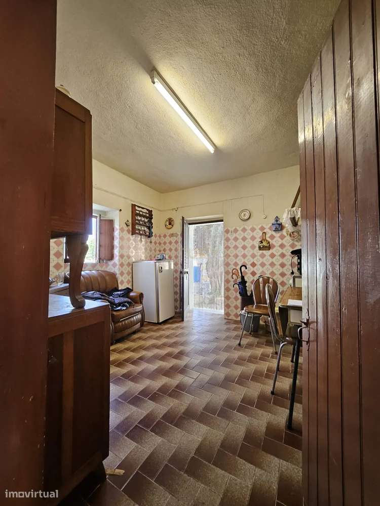 Moradia T2 + 1 com Quintal, Garagem e Anexo Sabugueiro, Arraiolos-14