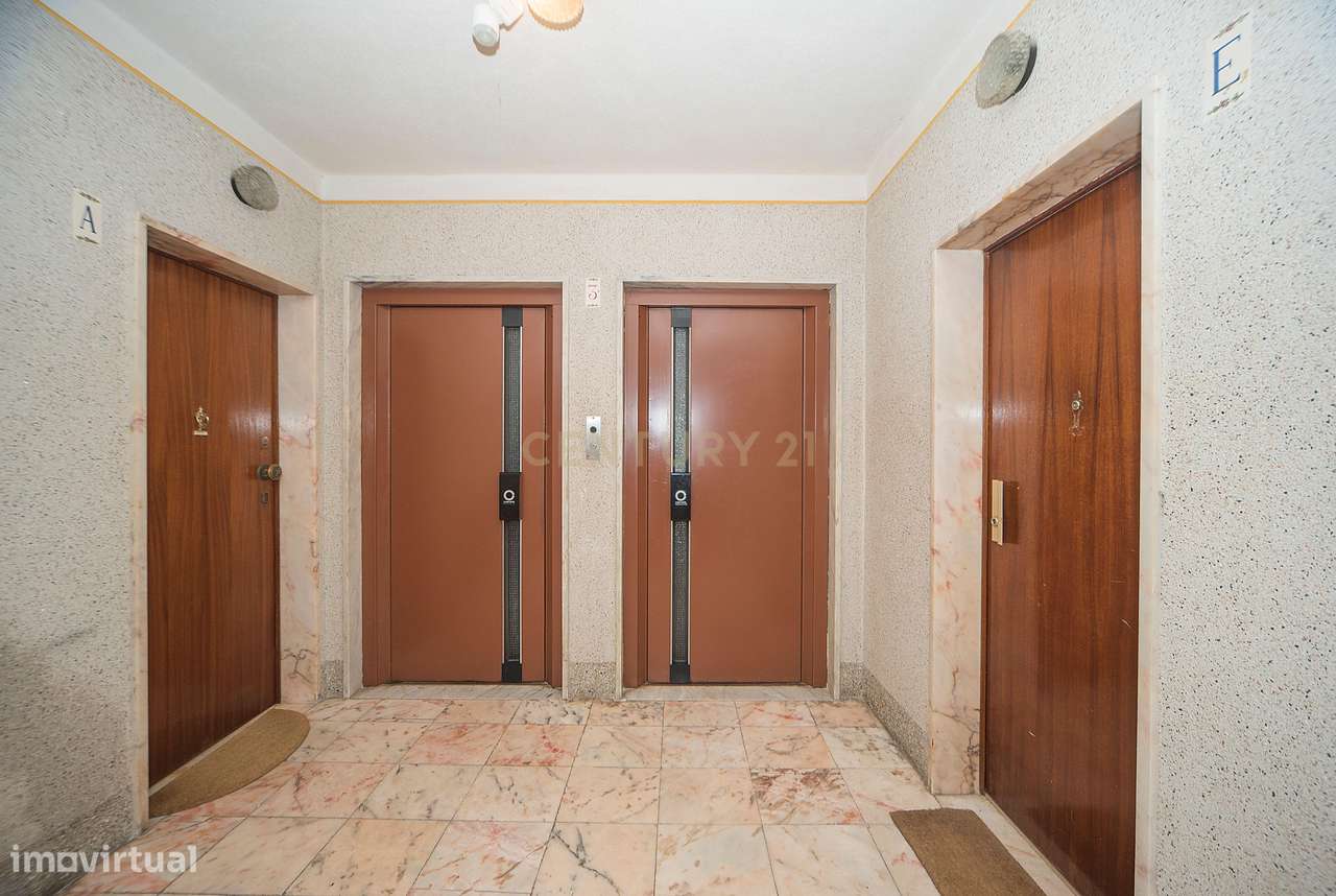 Arrendamento T2 Mobilado - Carcavelos - Grande imagem: 4/19