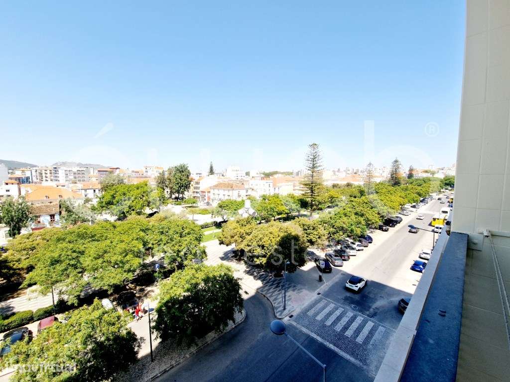 Apartamento T2, Luísa Todi, Setúbal-0