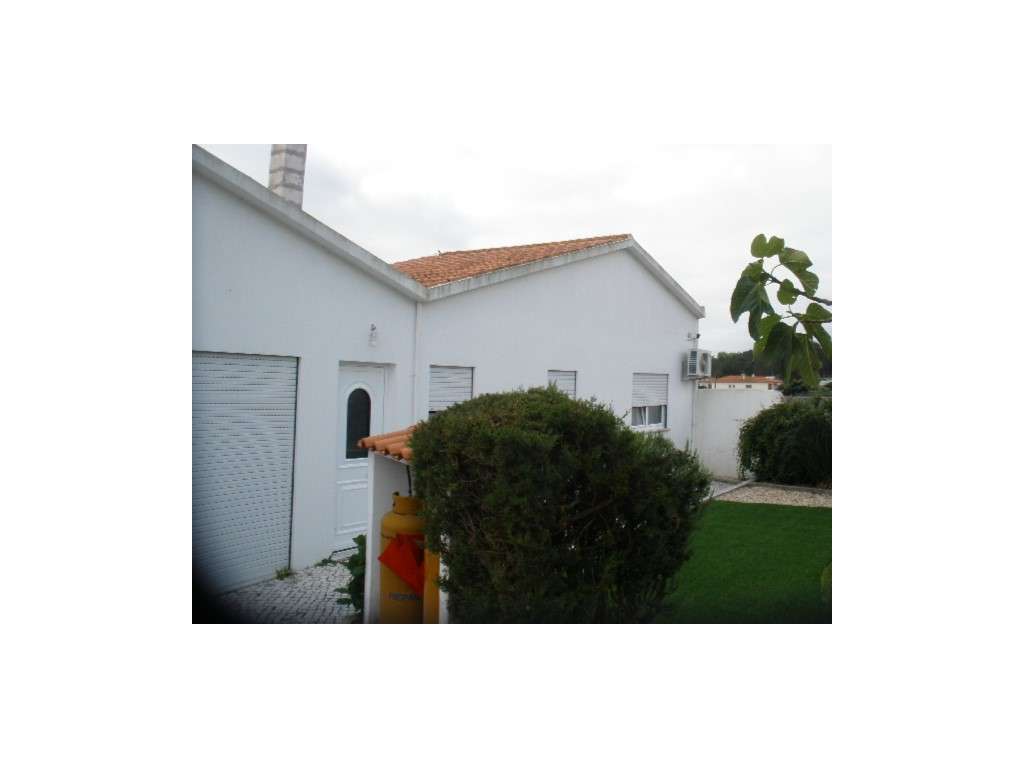 Moradia T3+2 individual, térrea com anexo T2 e piscina na zona de C...-20