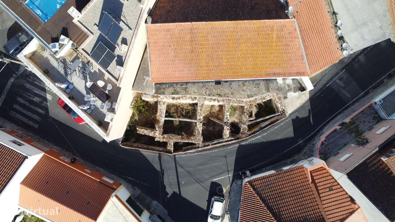 Prédio em Ruína para Reabilitação Total – Oportunidade em Fanhões, Lou-3