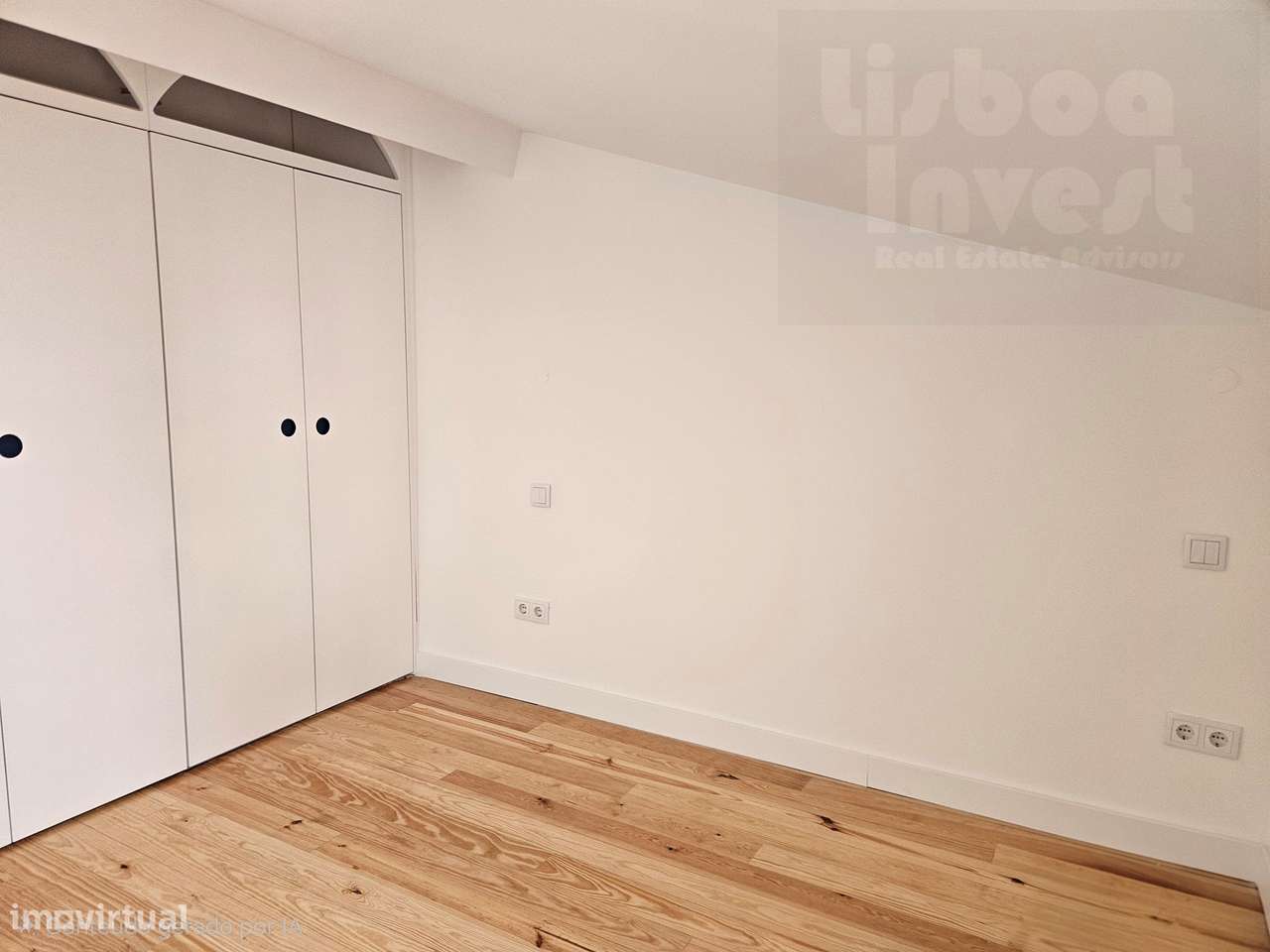 Vendo T2  remodelado em predio totalmente remodelado Terraço vista Rio-35