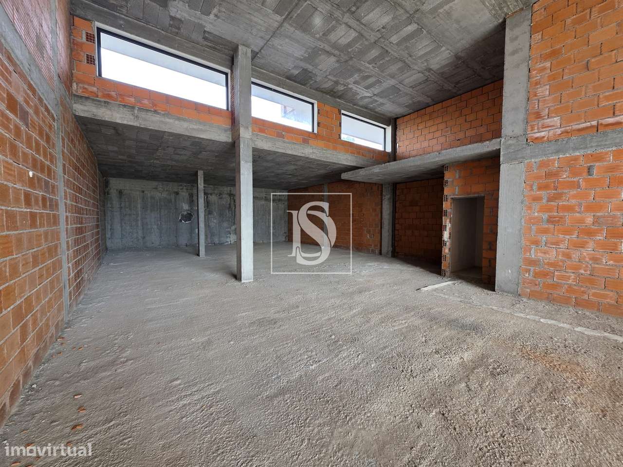 Espaço comercial com 205m2 em ValRio, Viseu-3