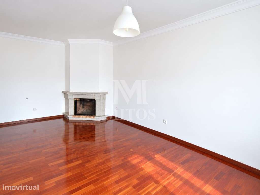 Apartamento T1+1 no Coração de Valongo com Garagem e Lareira-7