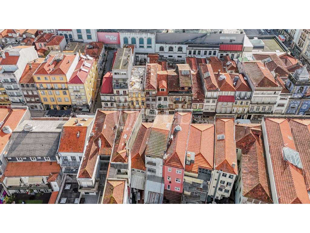 Prédio para reabilitação, na baixa do Porto-8