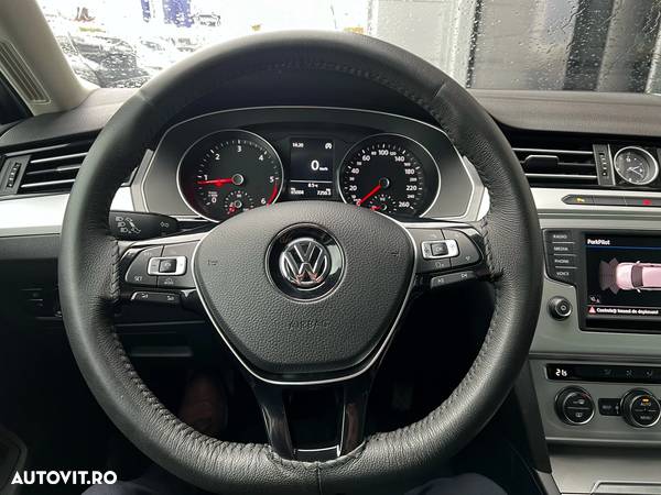 Volkswagen Passat 2.0 TDI Comfortline - 13