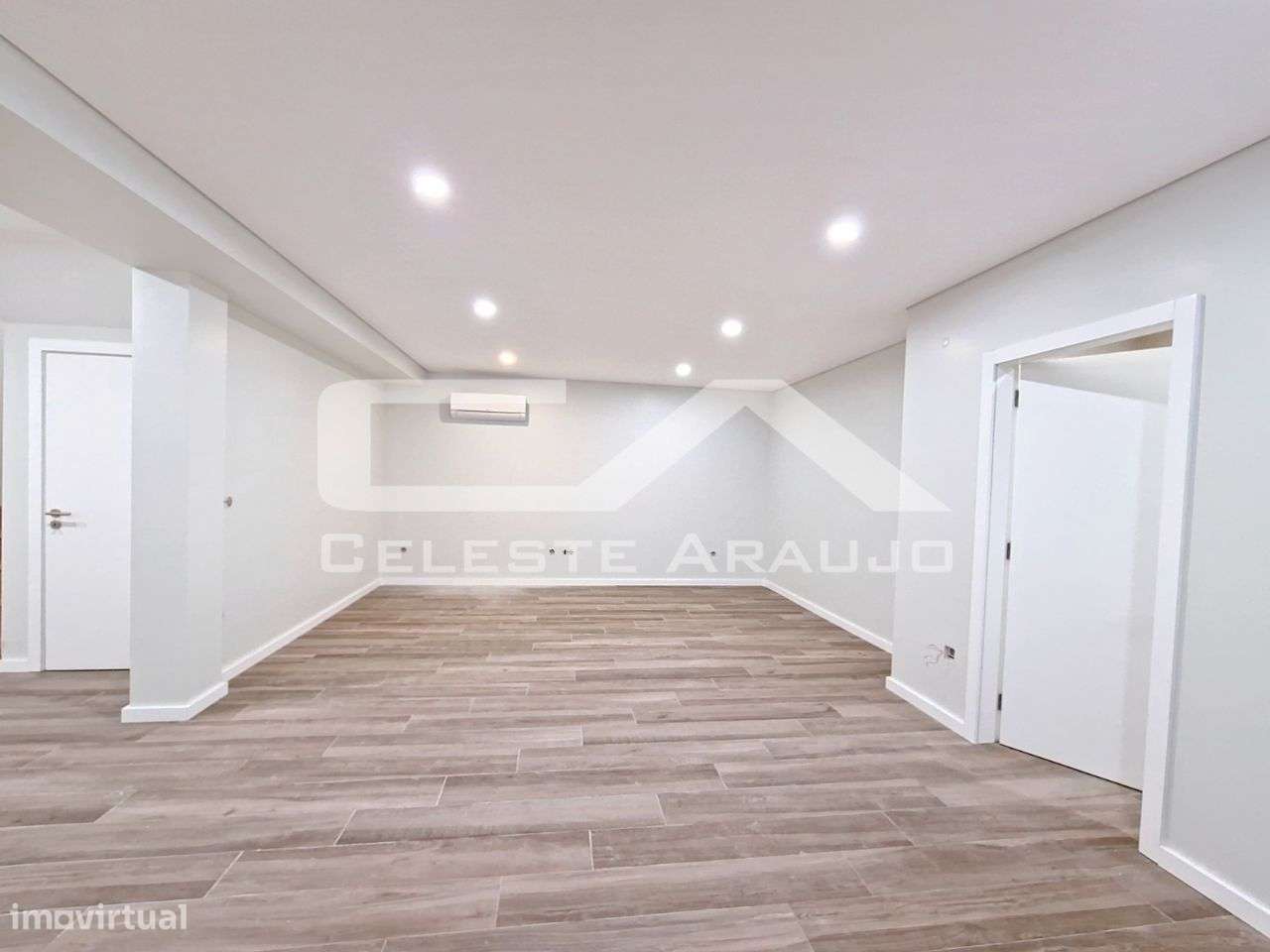 Moradia T3+1 Nova em Espinho-36