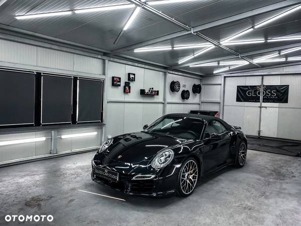 Porsche 911 Turbo S Cabrio - 2