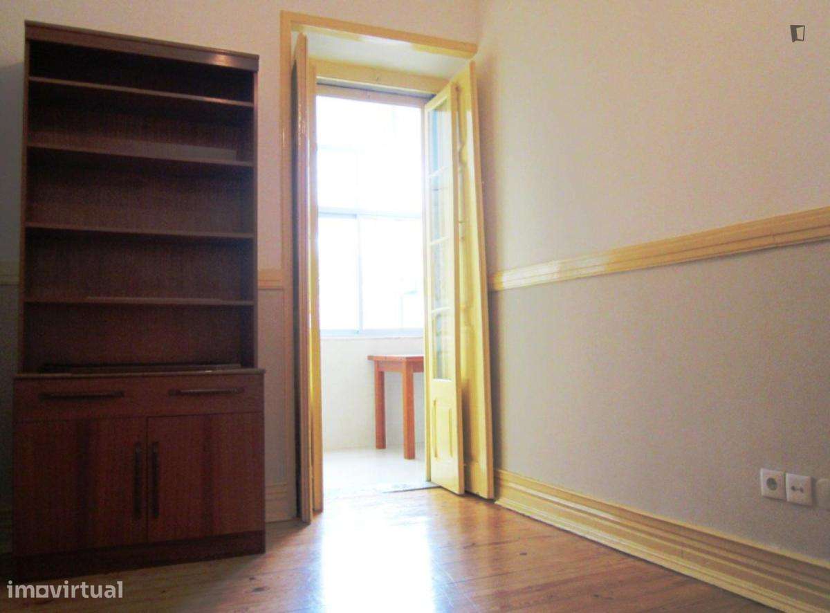 Quarto - localizado em Alcântara Lisbon - Grande imagem: 4/14