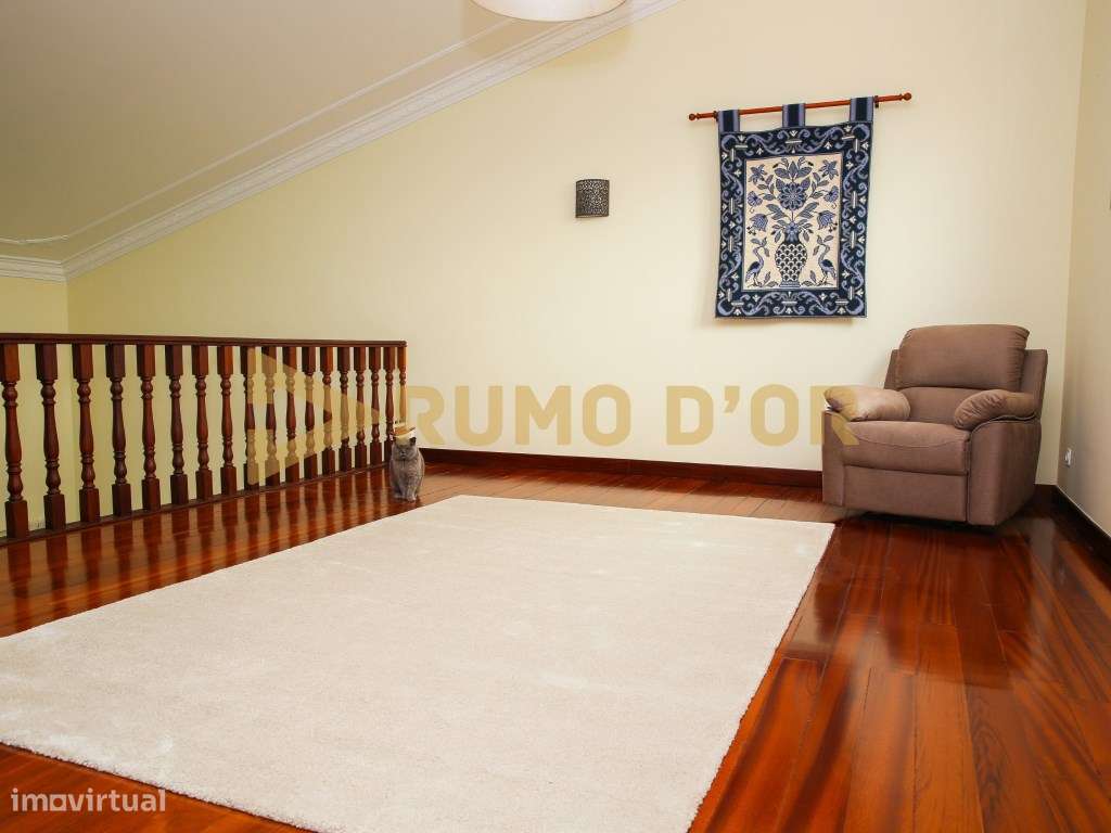 Moradia Exclusiva com áreas Independentes - junto a Arruda dos Vinhos-22