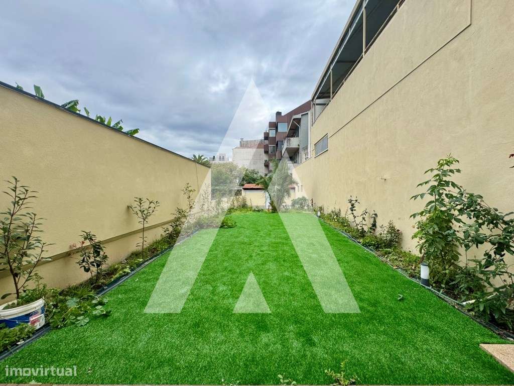 Apartamento T1 com Amplo Terraço no Centro do Porto-19