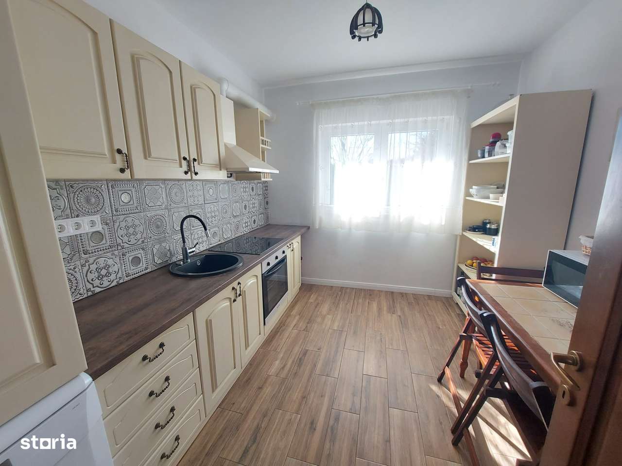 Casă cu 4 camere încălzire în pardoseală, terasă acoperită și pivniță - Imagine principală: 4/20