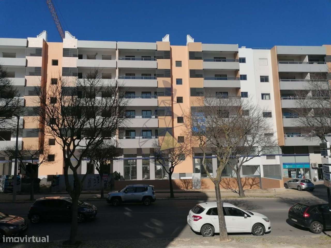 Loja grande localizada em zona de muito movimento, perto do Centro Com - Grande imagem: 3/12