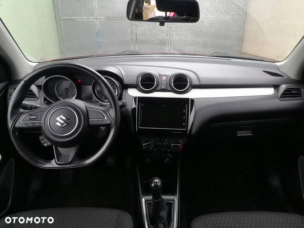 Suzuki Swift 1.2 Premium - 11