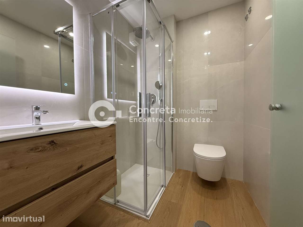 Apartamento T2 remodelado com garagem em Arcozelo, Barcelos-21