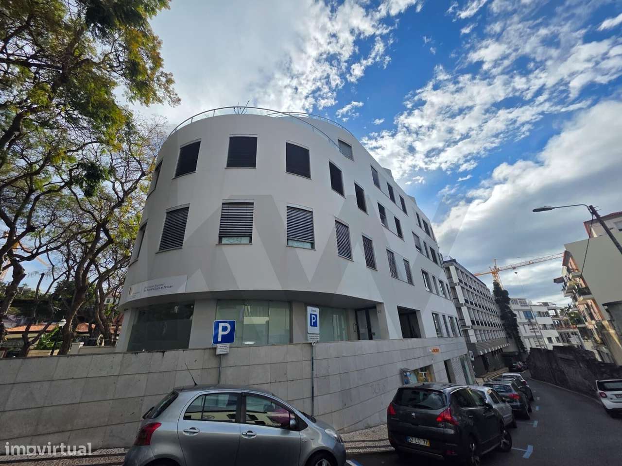 Lugar de Estacionamento no centro do Funchal - Grande imagem: 5/14