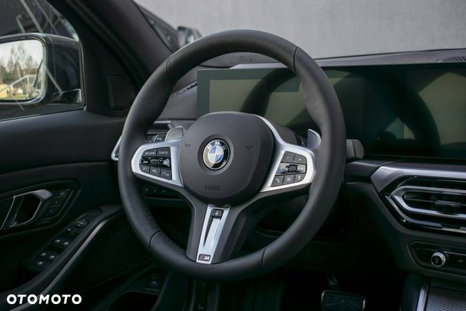 BMW Seria 3 320i - 25