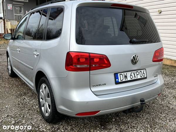 Volkswagen Touran - 10