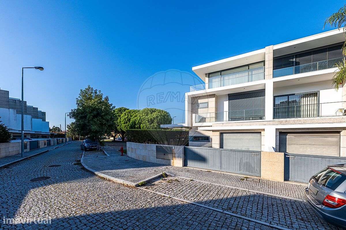 Moradia T4 para venda - Grande imagem: 2/11