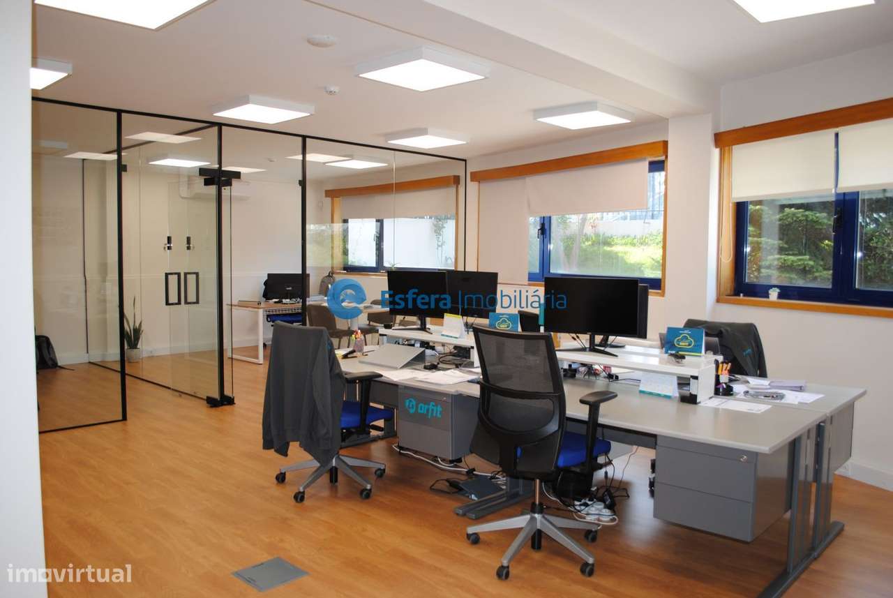 Edifício com armazém e escritórios - Grande imagem: 2/20