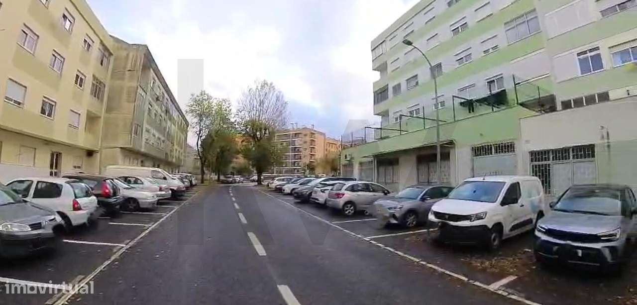 Apartamento T2 - 1ºandar bem situado e numa zona calma em São Brás- Am - Grande imagem: 2/20