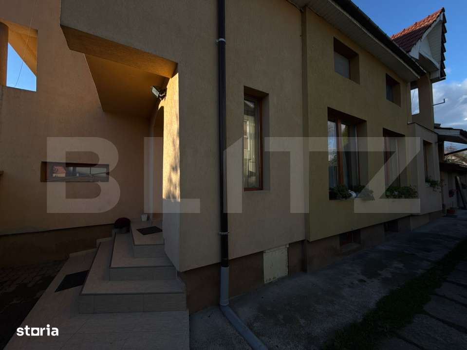 Casa spatioasa cu 2 corpuri , 300 mp– ideala pentru 2 familii – te - Imagine principală: 4/13